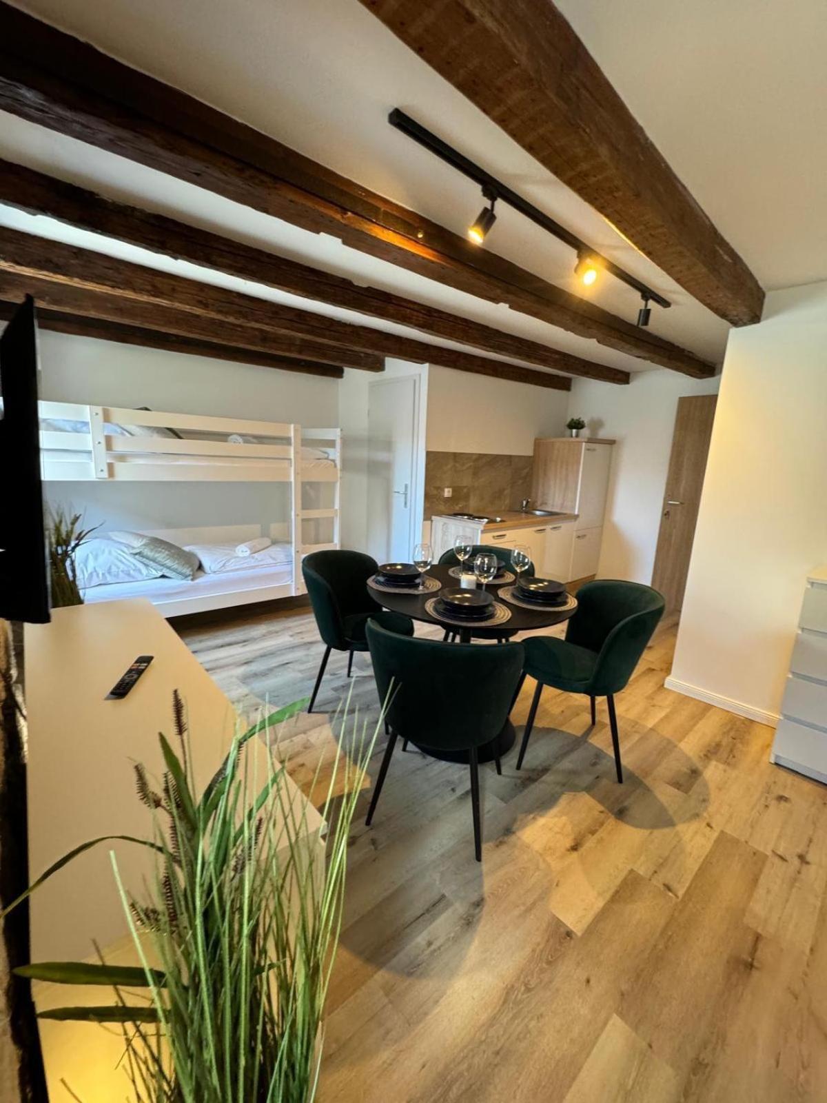 Apartment Schega Pag Town